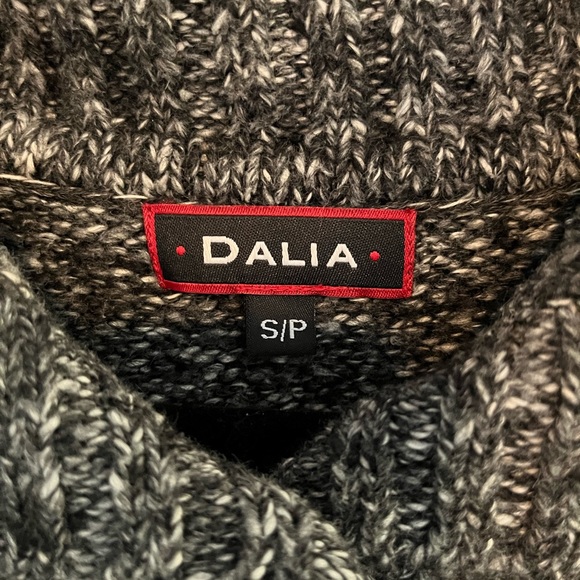 Long button up cardigan - Picture 2 of 4